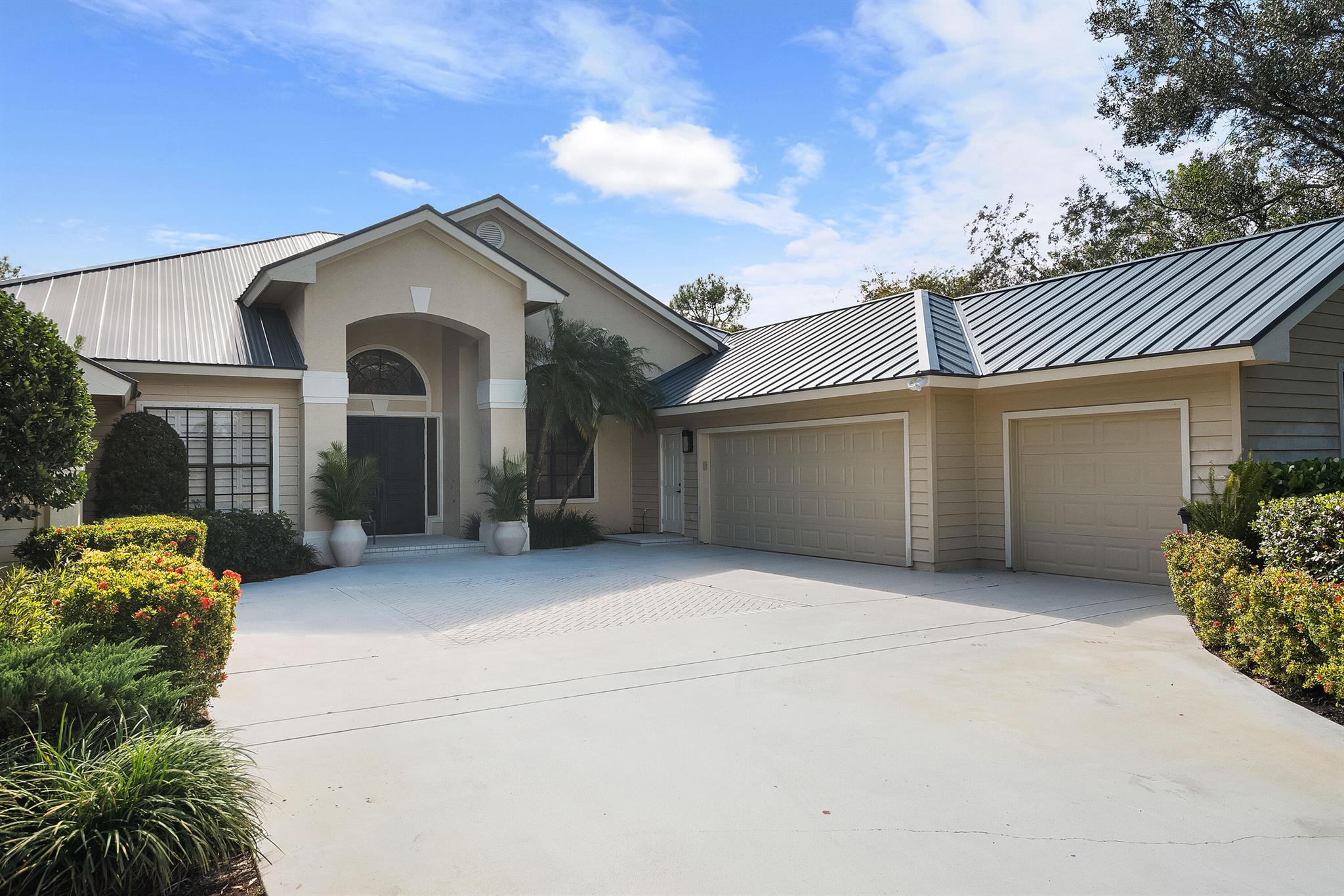 1550 SW Saint Andrews Drive