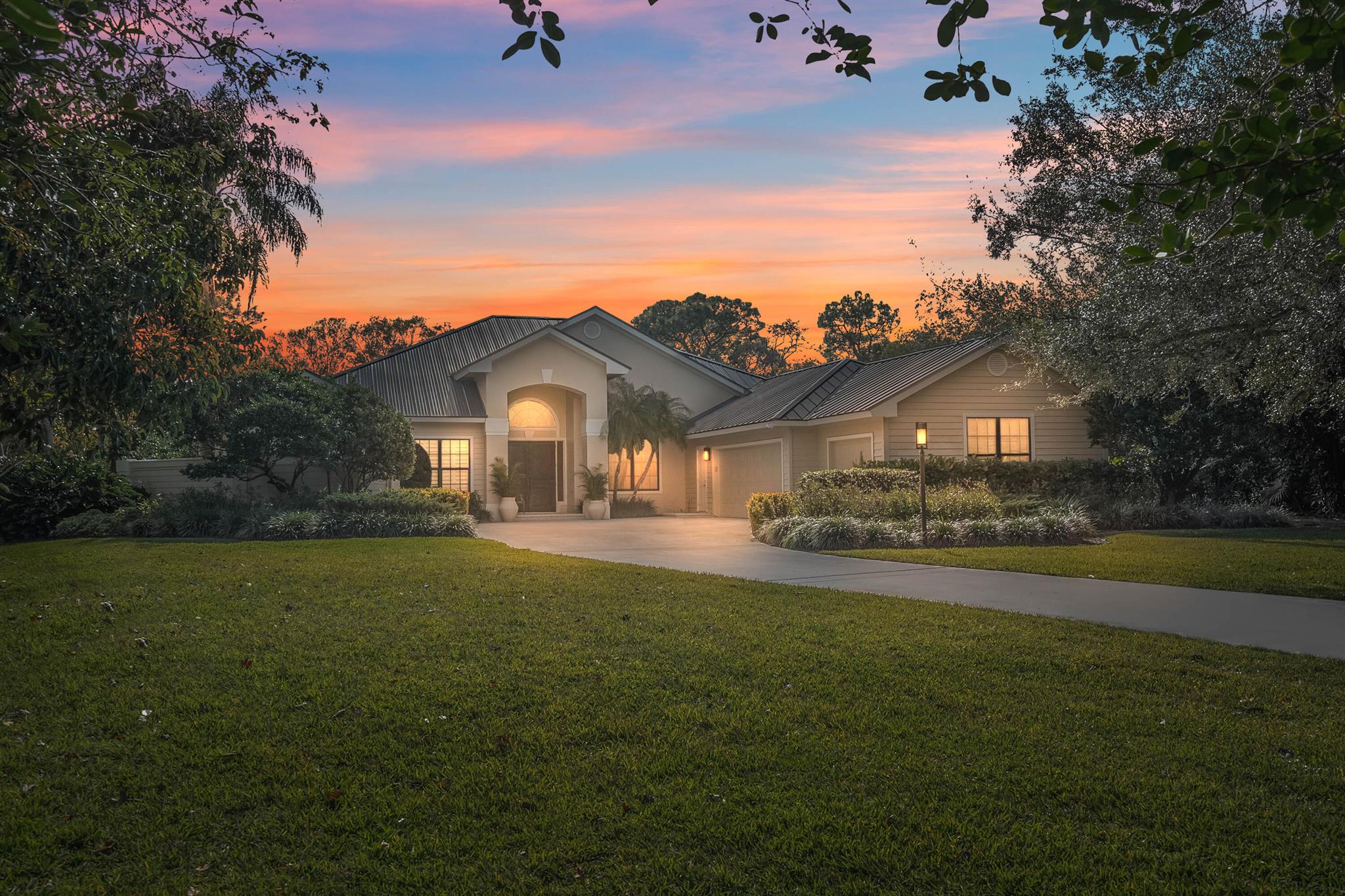 1550 SW Saint Andrews Drive
