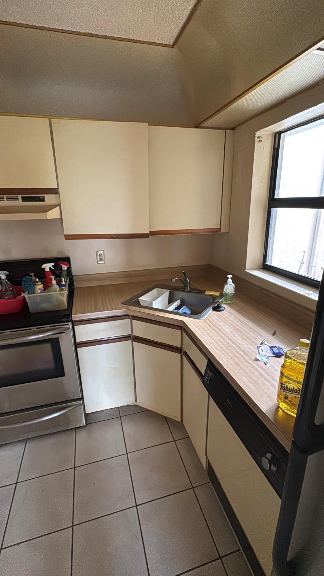 3733 NW 35th Street 16108