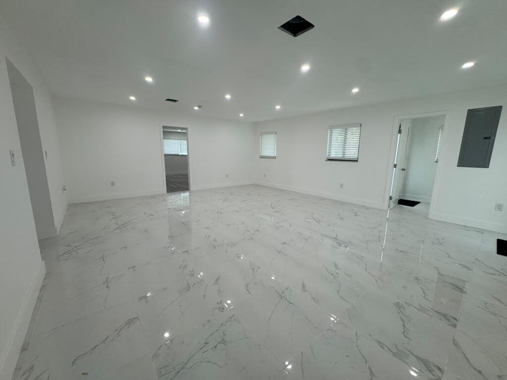1031 NW 10TH Avenue