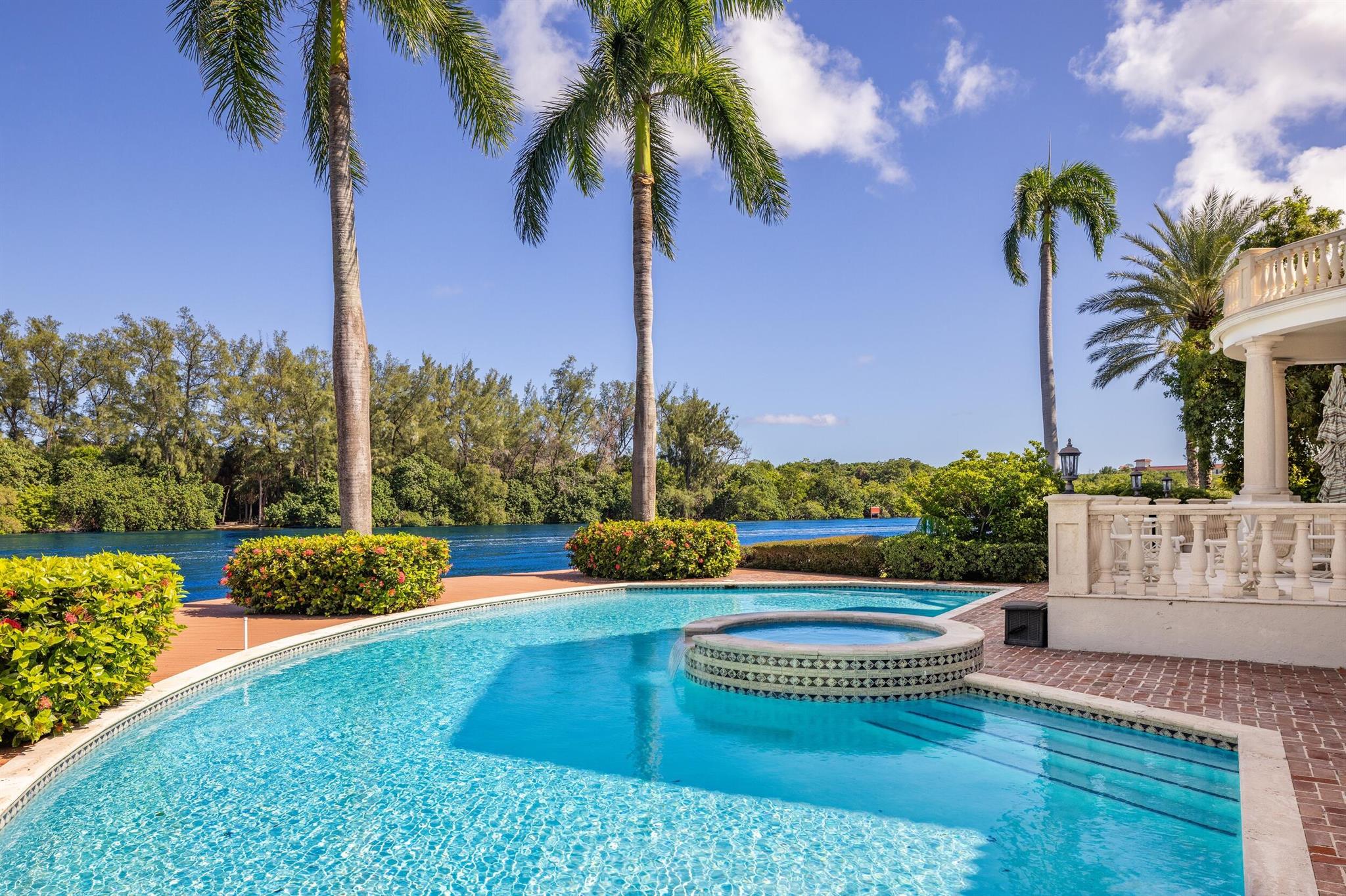 LAKE ROGERS ISLE - Residential