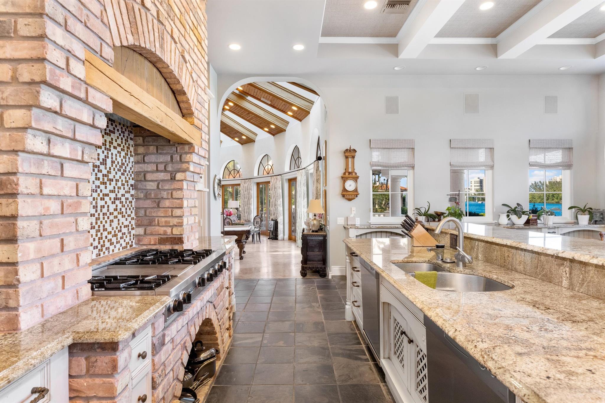 LAKE ROGERS ISLE - Residential