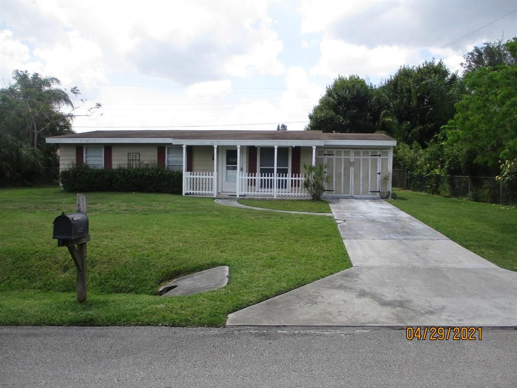 Photo of 422 E Coconut Avenue, Port Saint Lucie, FL 34952 (MLS # R10712758)