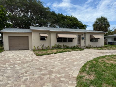 237 E Ilex Dr, West Palm Beach, FL 33403 - #: F10517425