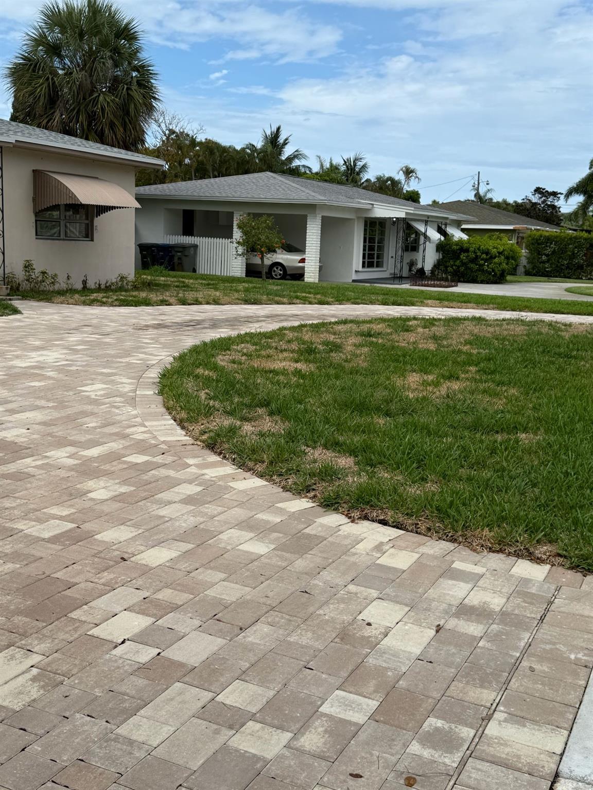 237 E Ilex Dr