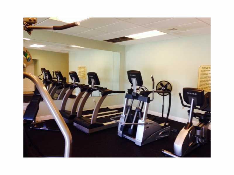 COLONIAL CLUB CONDO SEC 2 - Residential