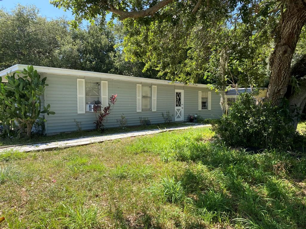 Photo of 3347 N Old Dixie Highway, Fort Pierce, FL 34946 (MLS # R10718891)