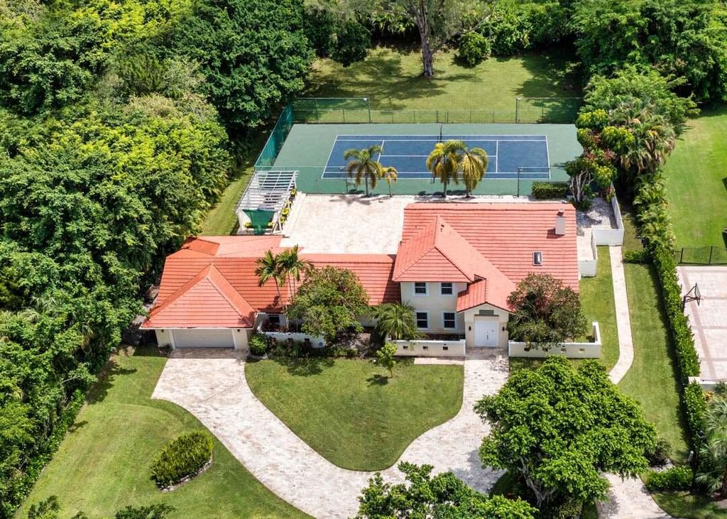 Photo of 8044 Twin Lake Drive, Boca Raton, FL 33496 (MLS # B26032284)