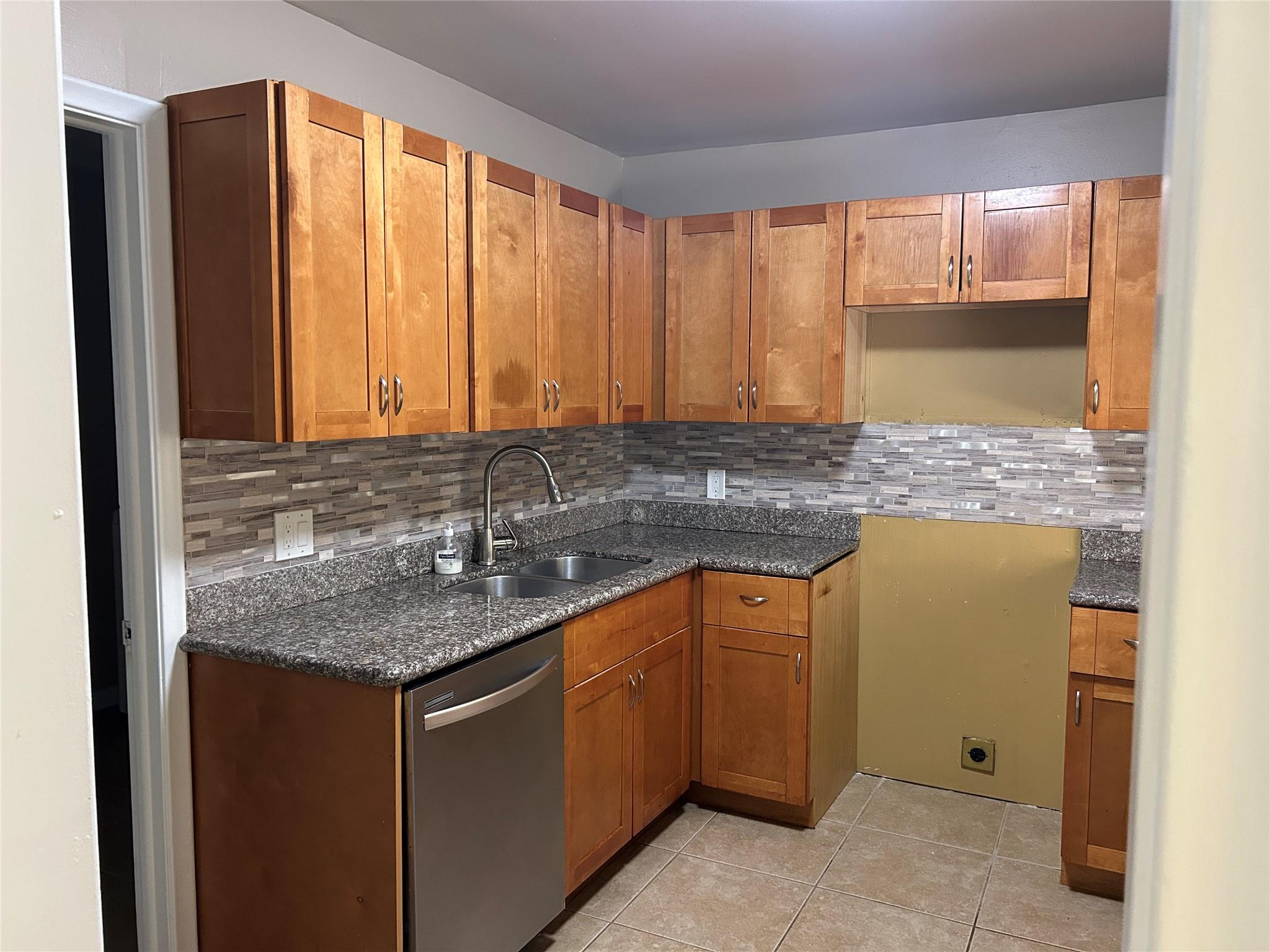 COUNTRY AS - Residential Lease