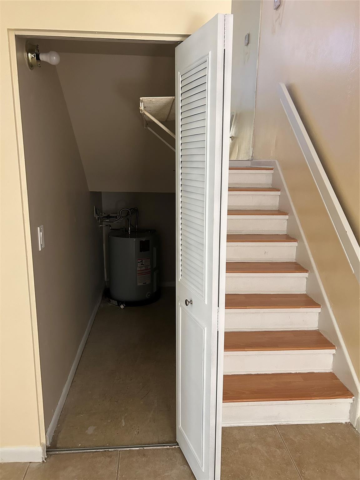 COUNTRY AS - Residential Lease