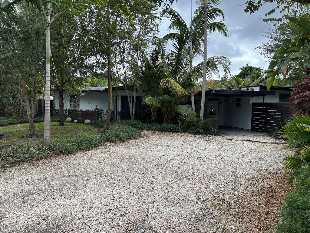 Photo of 720 NE 17th Court, Fort Lauderdale, FL 33305 (MLS # F10541741)