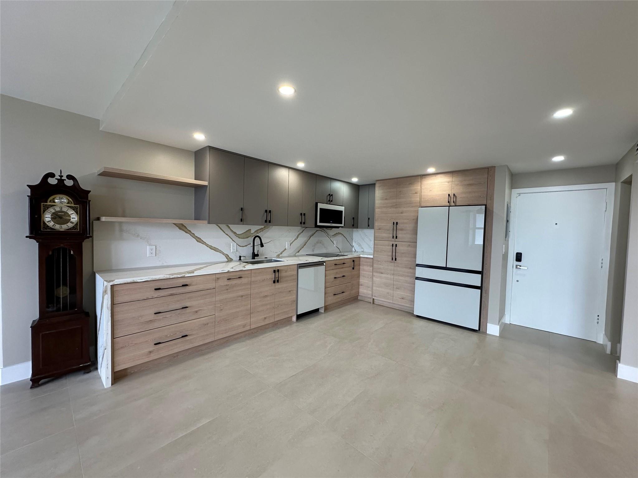 301 N Ocean Blvd PH2