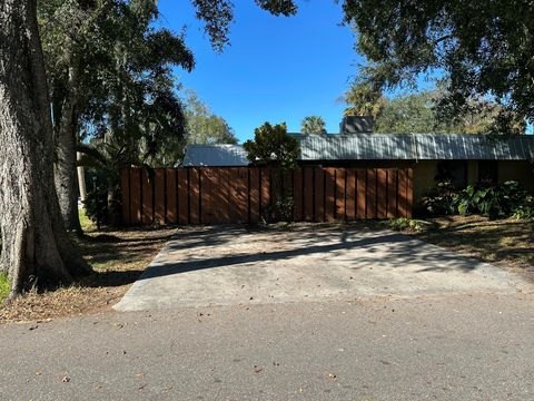 A home in Okeechobee