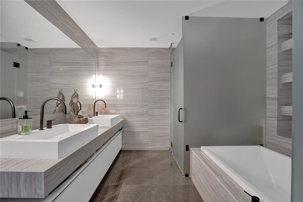 AUBERGE BEACH RESIDENCES - Residential