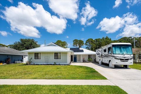 Single Family Residence in Royal Palm Beach FL 132 Viscaya Avenue.jpg