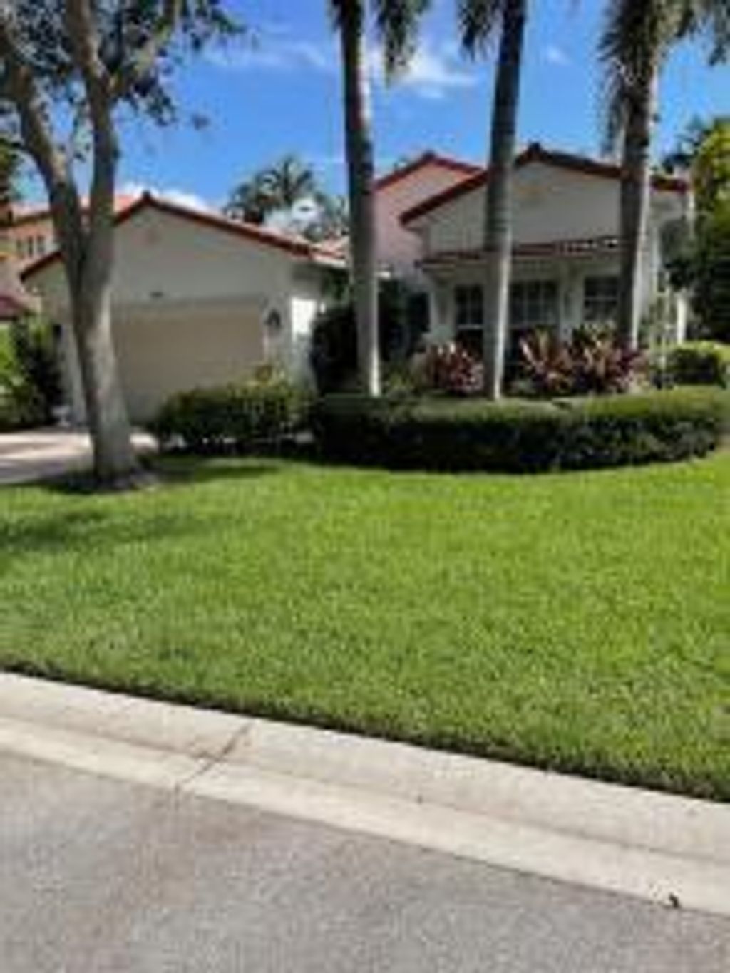 Photo of 1806 Flower Drive, Palm Beach Gardens, FL 33410 (MLS # R10993057)