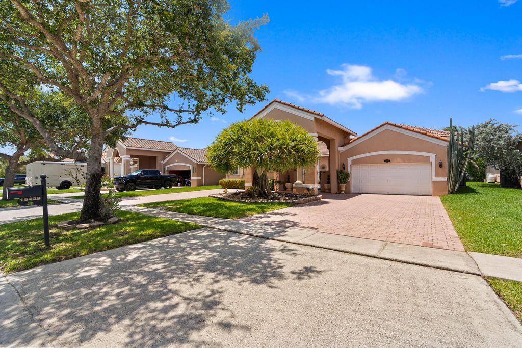 Photo of 16429 NW 16th Street, Pembroke Pines, FL 33028 (MLS # B26040254)