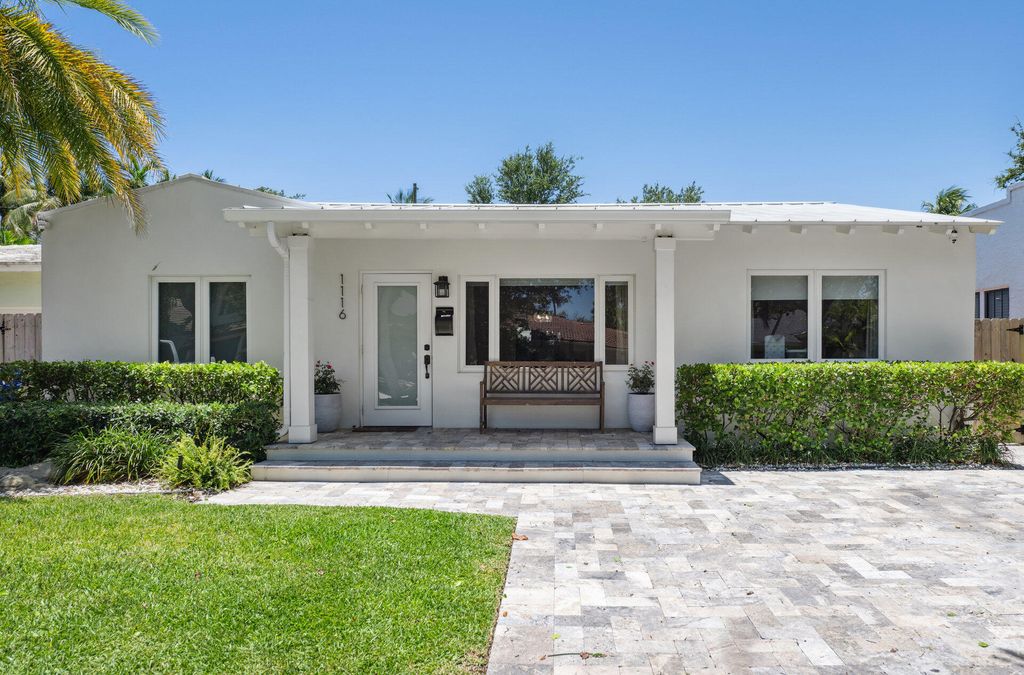 Photo of 1116 SE 11th Street, Fort Lauderdale, FL 33316 (MLS # R11100326)