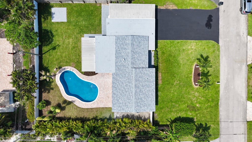 Photo of 470 NE 45TH Street, Boca Raton, FL 33431 (MLS # B26074481)