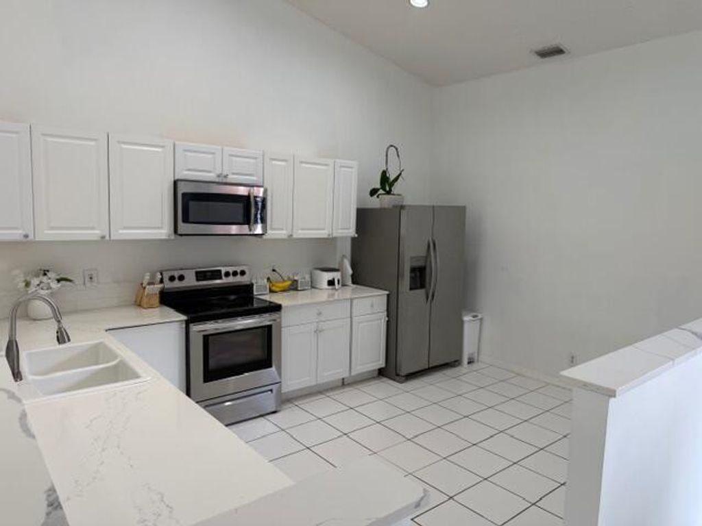 Photo of 18409 VÃ­a Di Sorrento, Boca Raton, FL 33496 (MLS # B26019664)