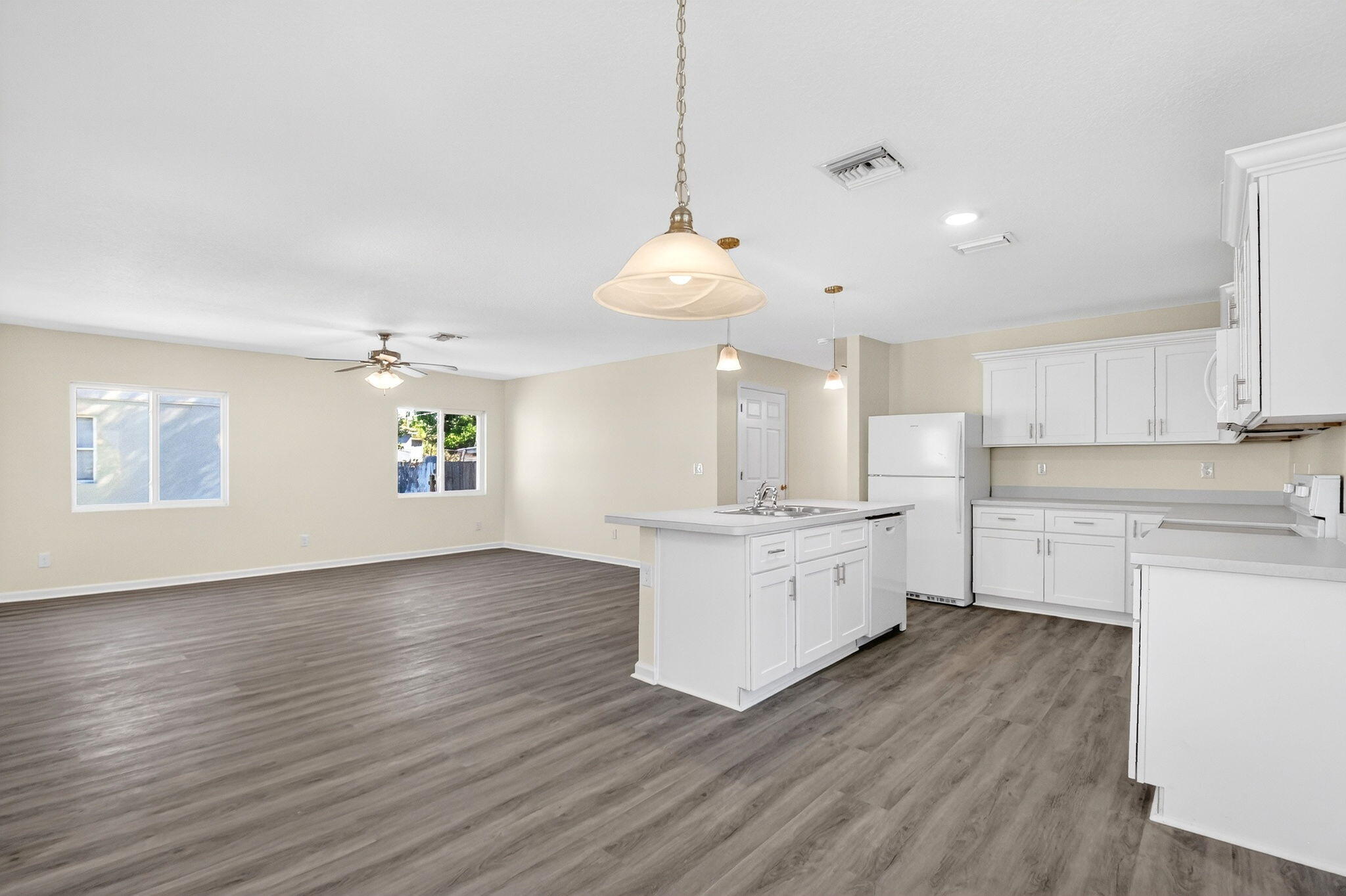 RIVIERA BEACH HEIGHTS ADD 3 - Residential Lease