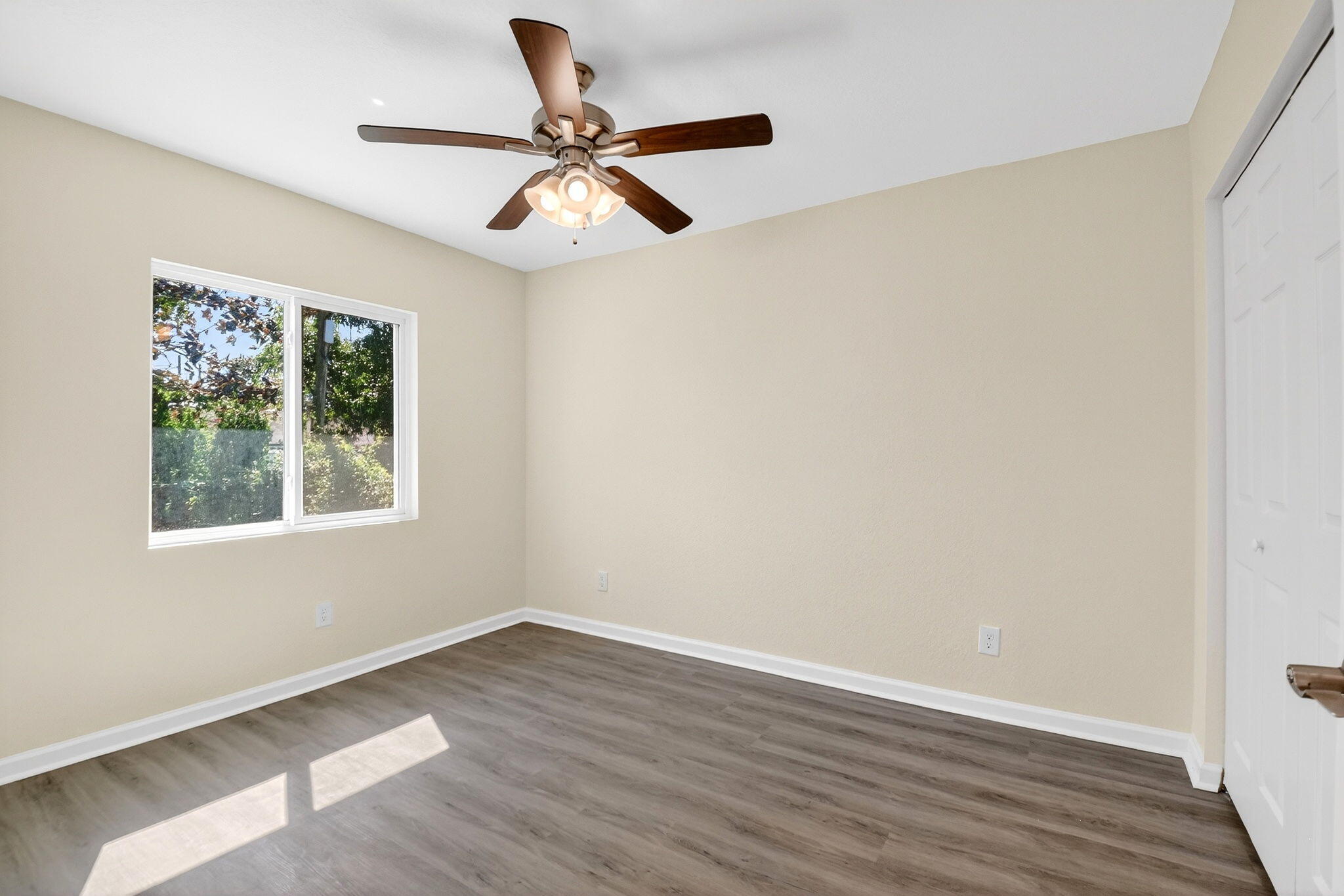 RIVIERA BEACH HEIGHTS ADD 3 - Residential Lease