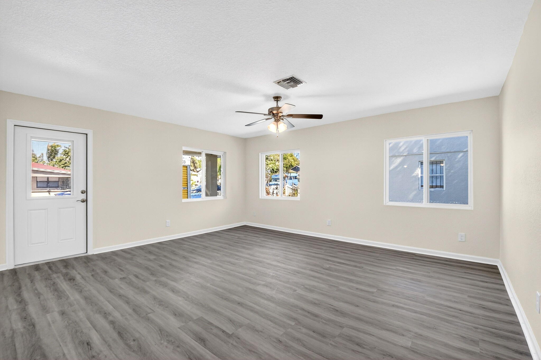 RIVIERA BEACH HEIGHTS ADD 3 - Residential Lease