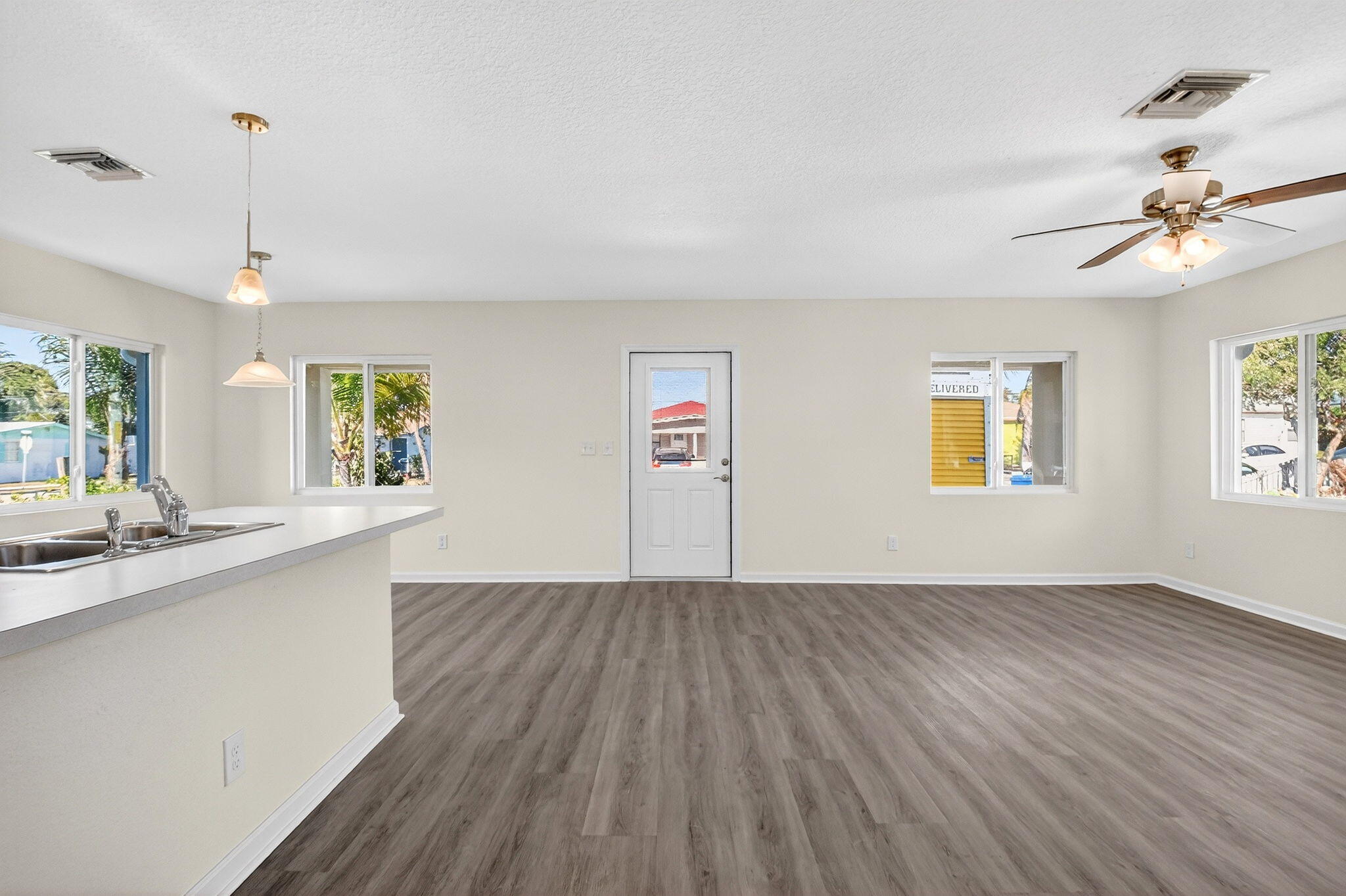 RIVIERA BEACH HEIGHTS ADD 3 - Residential Lease