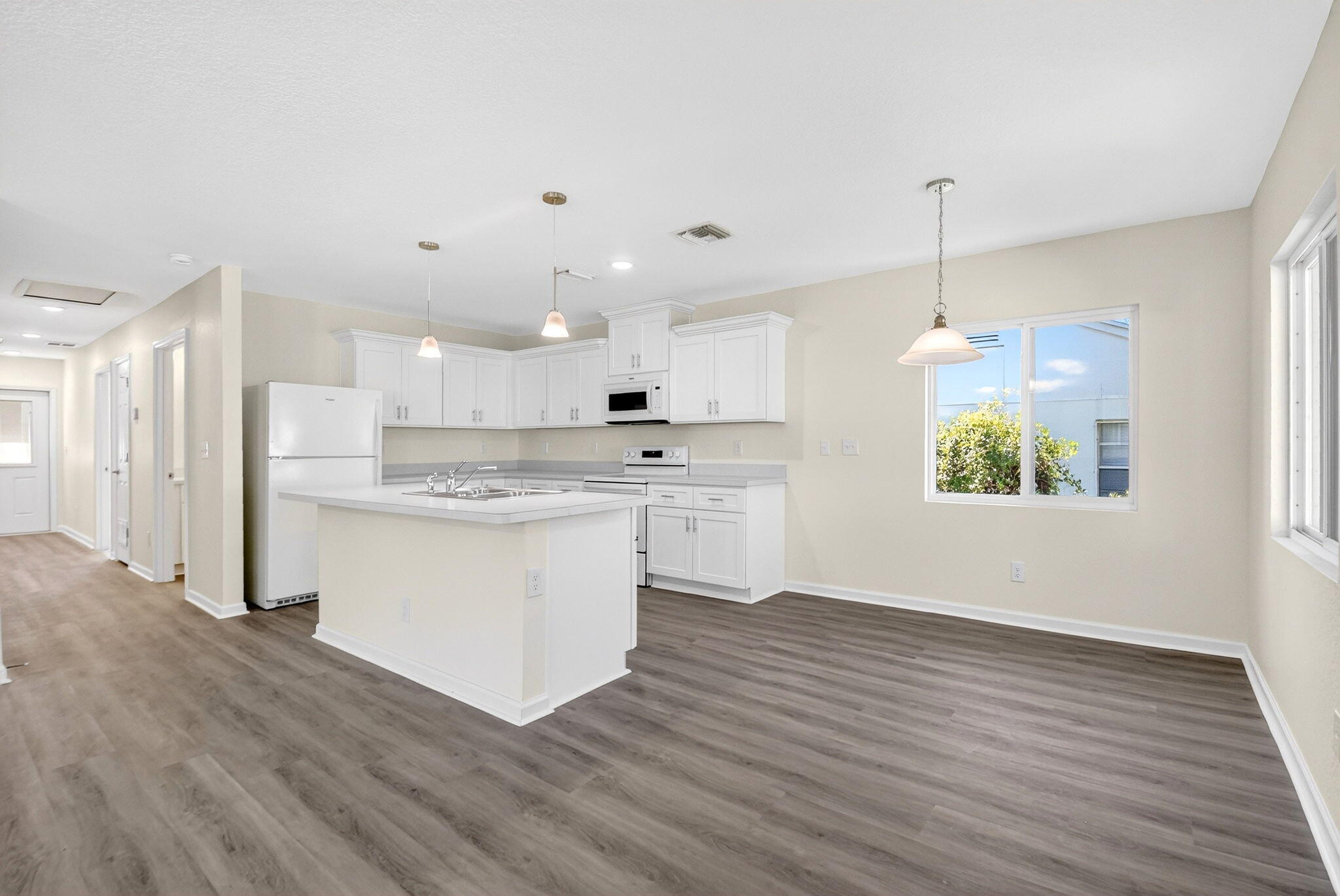 RIVIERA BEACH HEIGHTS ADD 3 - Residential Lease