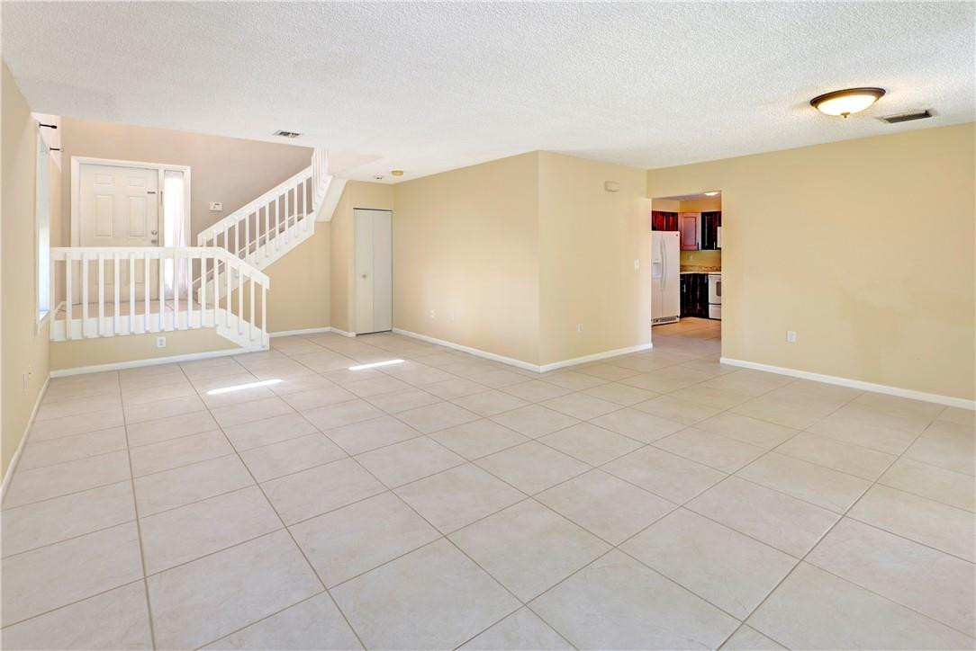 West Glen Manor 145-7 B - Residential