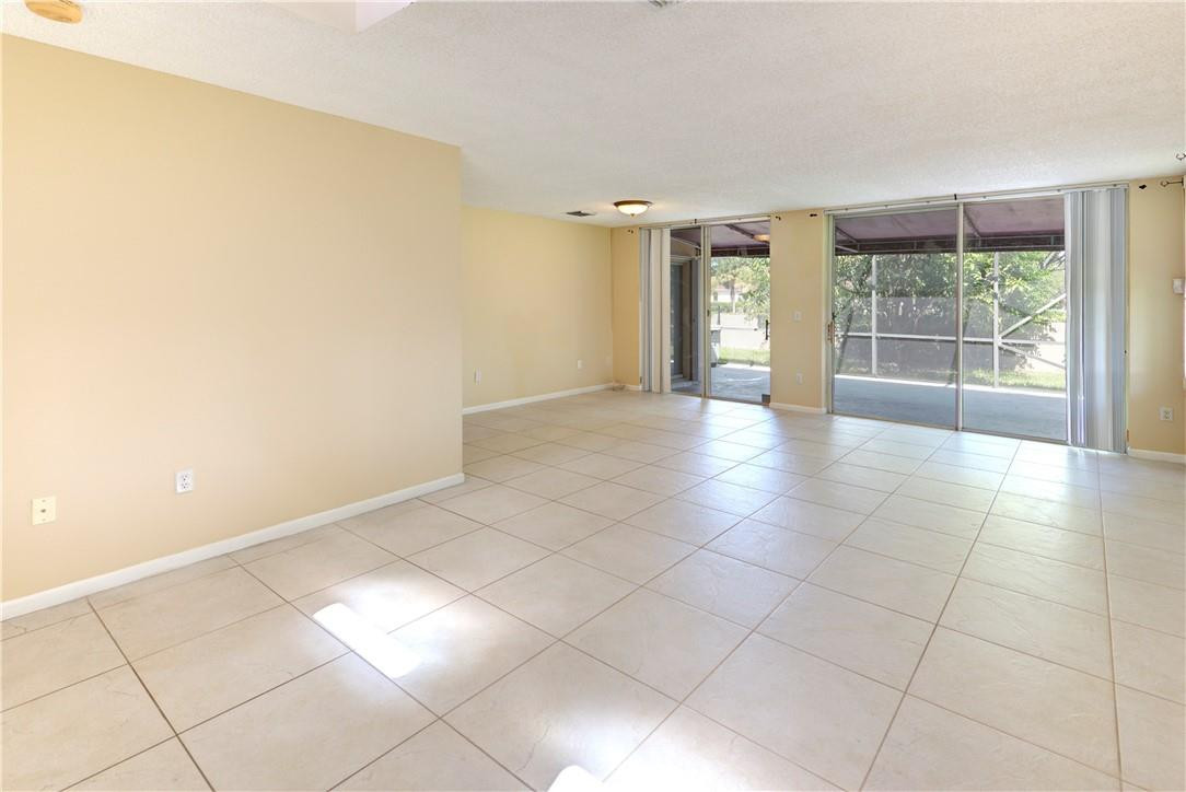 West Glen Manor 145-7 B - Residential