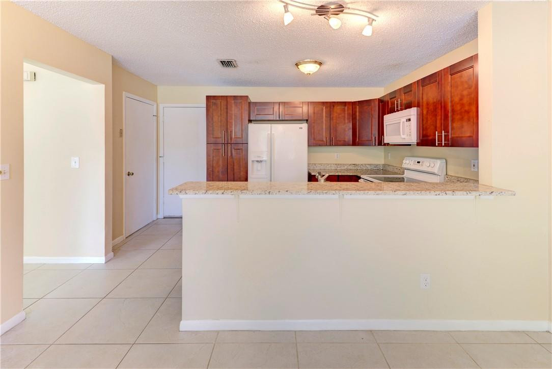 West Glen Manor 145-7 B - Residential