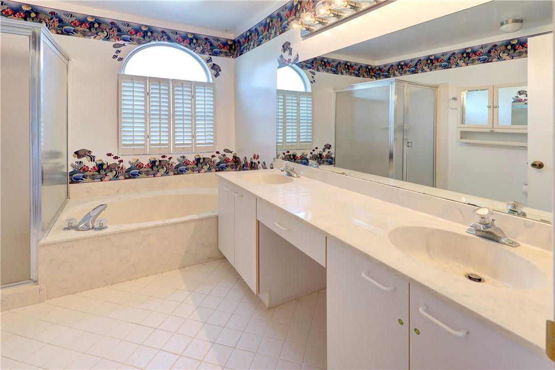 West Glen Manor 145-7 B - Residential