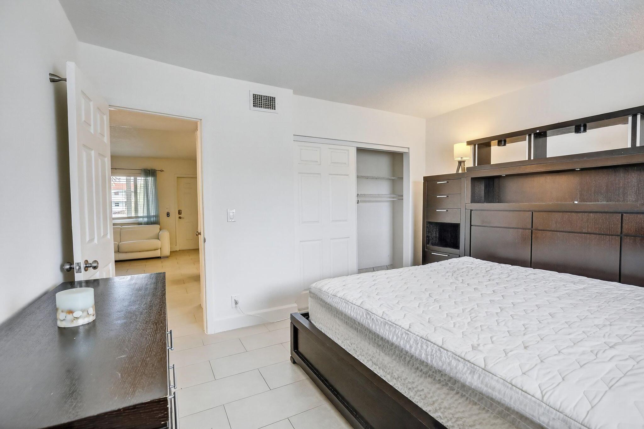 PARADISE VILLAS CONDO - Residential Lease