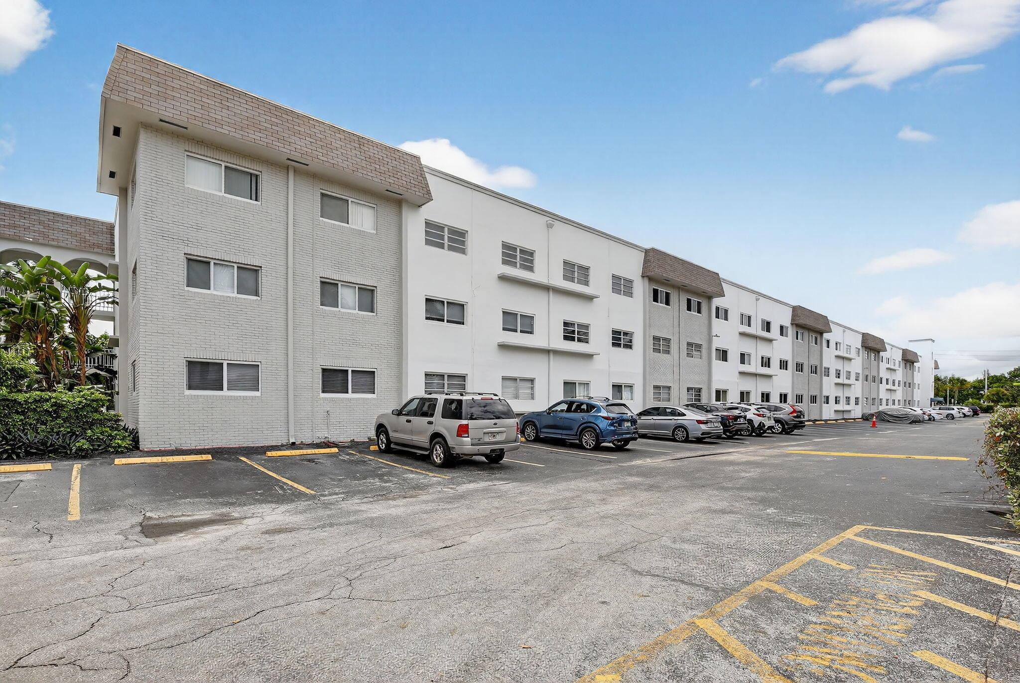 PARADISE VILLAS CONDO - Residential Lease