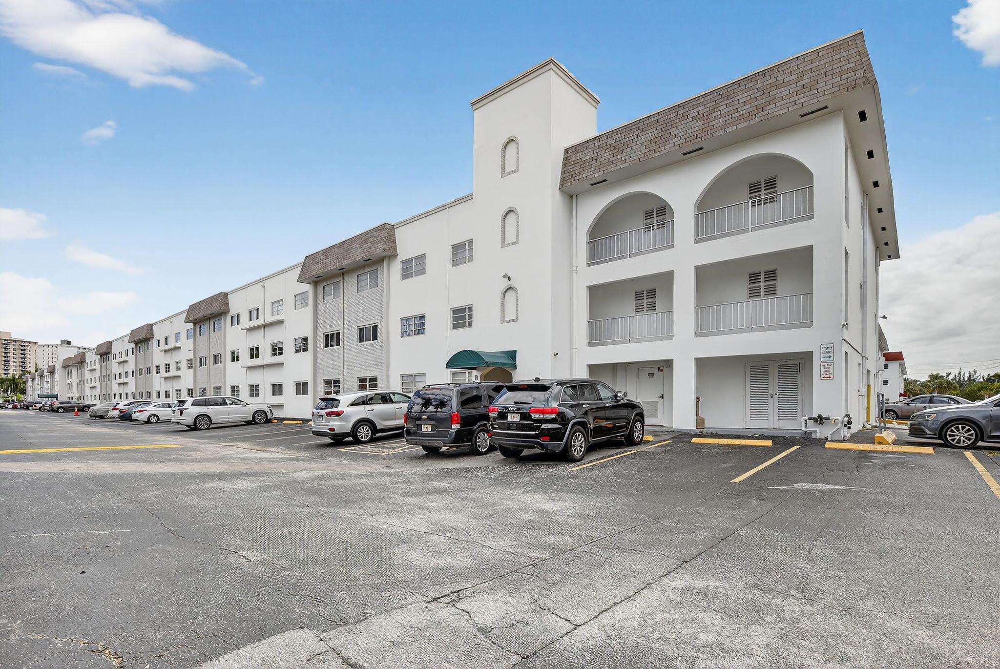 PARADISE VILLAS CONDO - Residential Lease