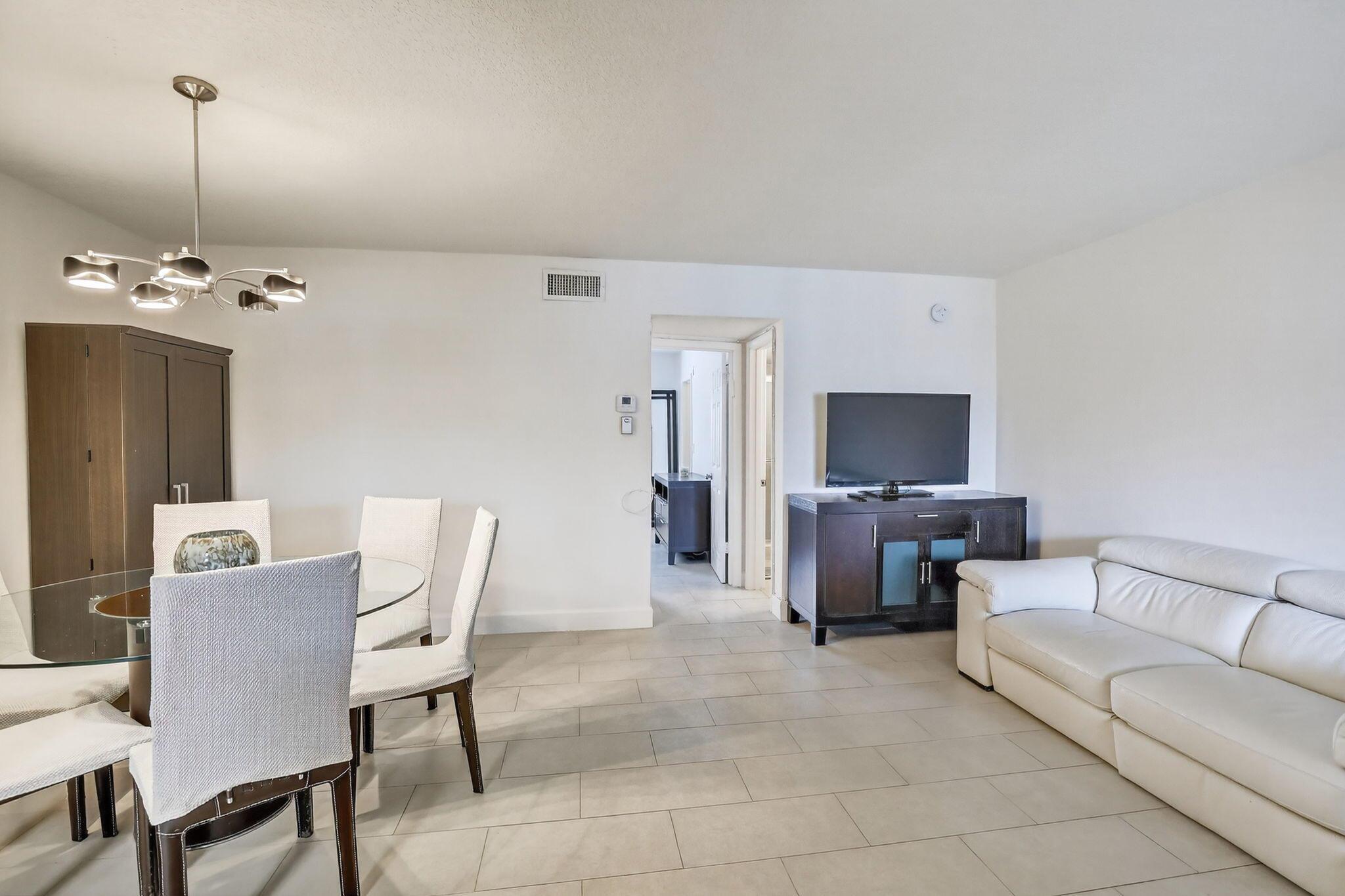 PARADISE VILLAS CONDO - Residential Lease