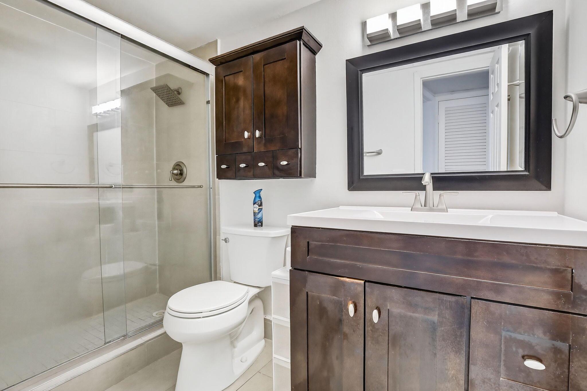 PARADISE VILLAS CONDO - Residential Lease