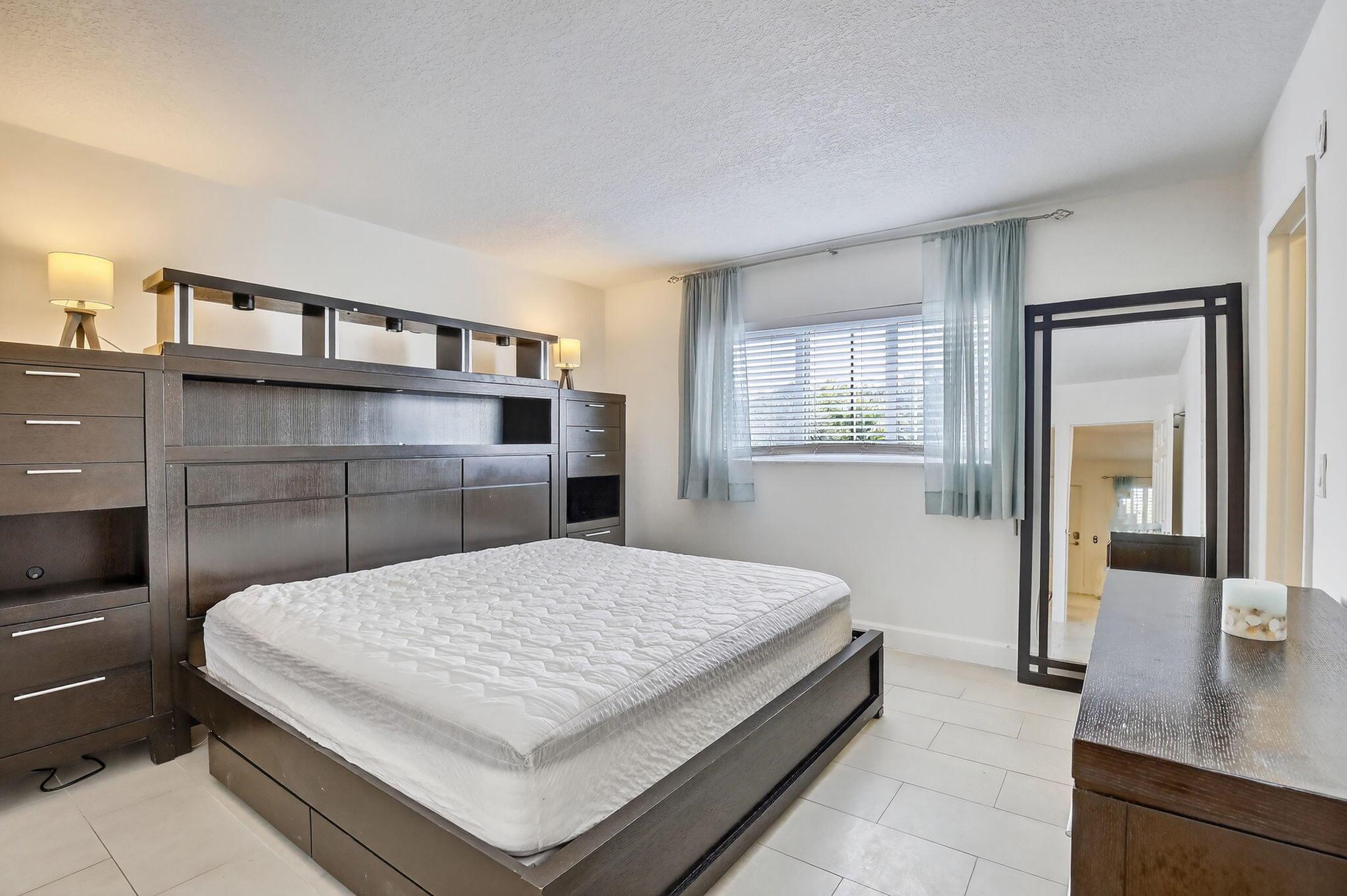 PARADISE VILLAS CONDO - Residential Lease