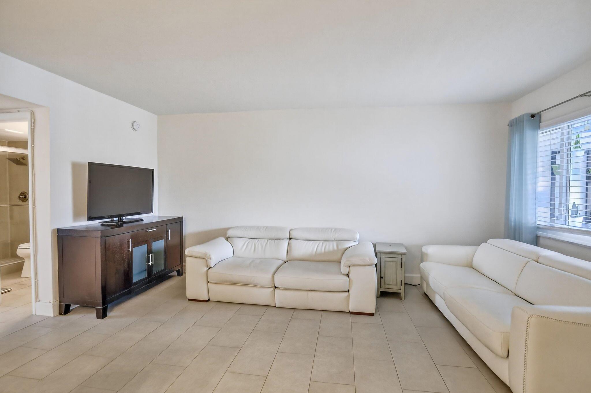 PARADISE VILLAS CONDO - Residential Lease