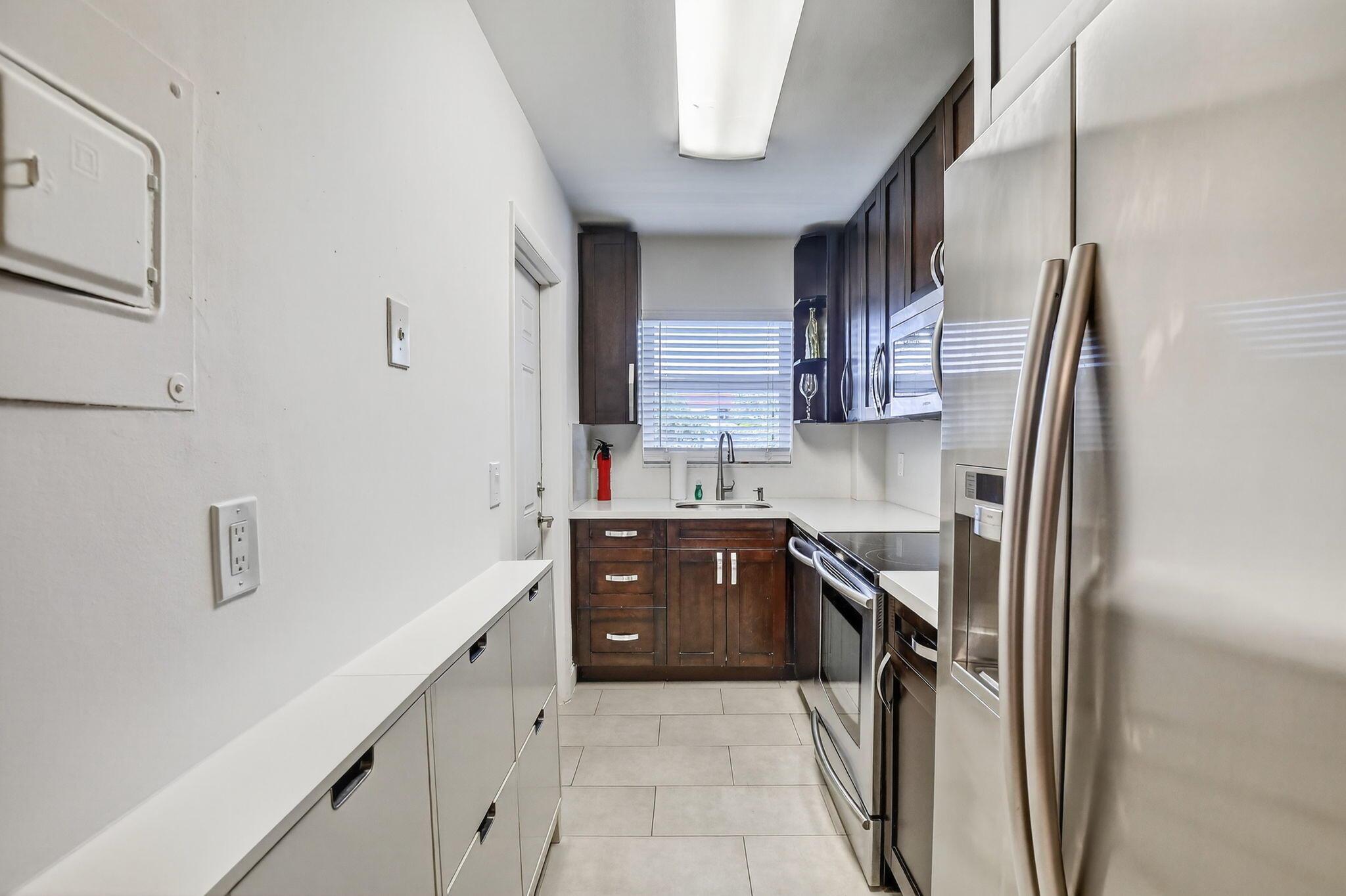 PARADISE VILLAS CONDO - Residential Lease