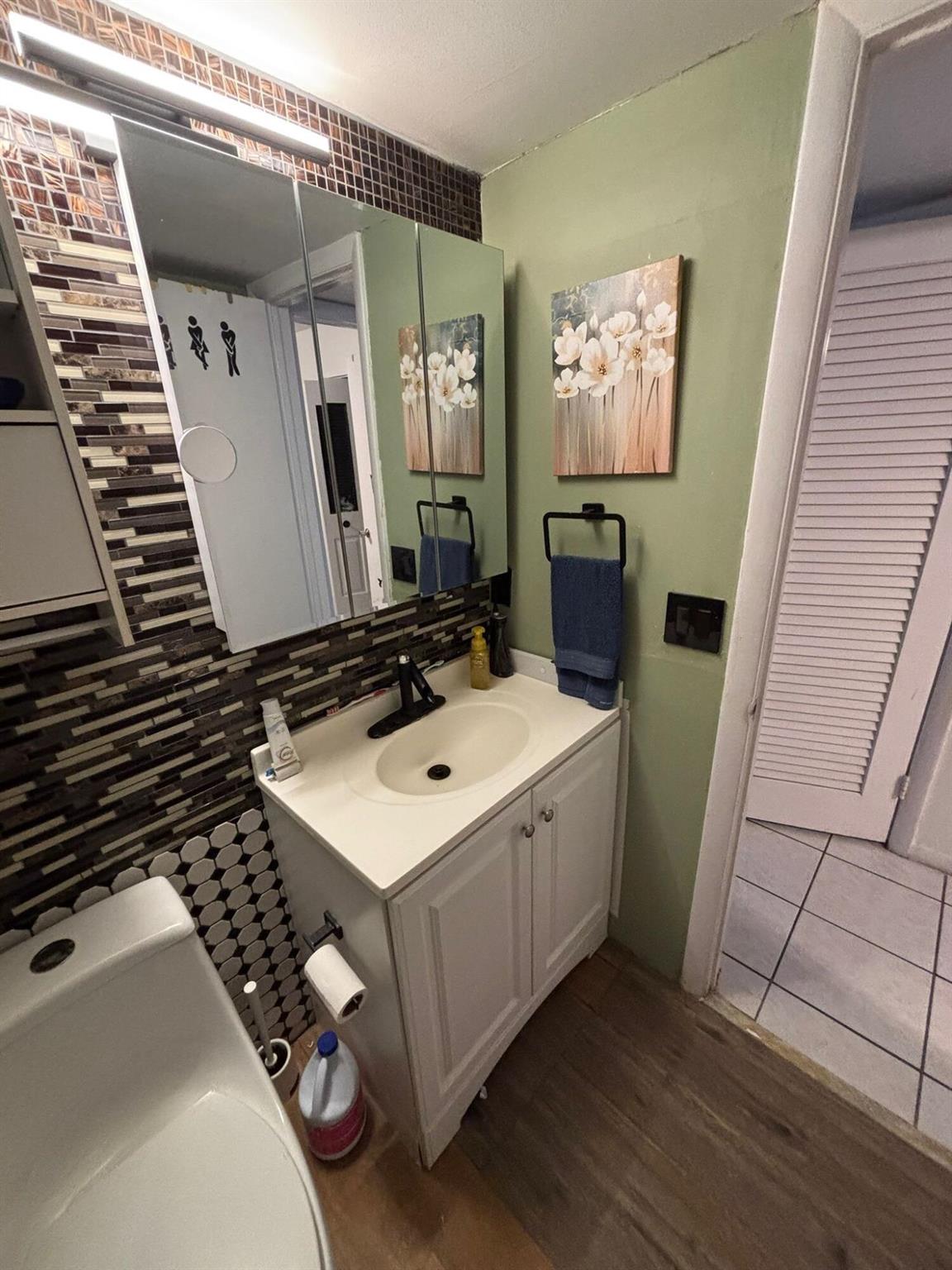 HASTINGS CONDOMINIUMS A T - Residential