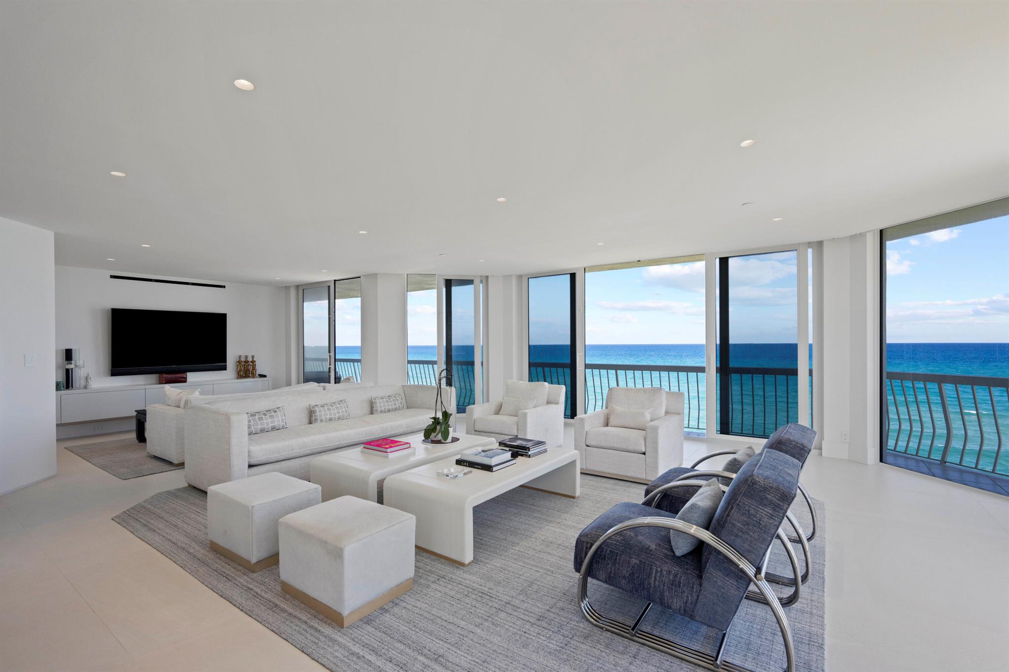 TWENTY ONE HUNDRED CONDO - Residential