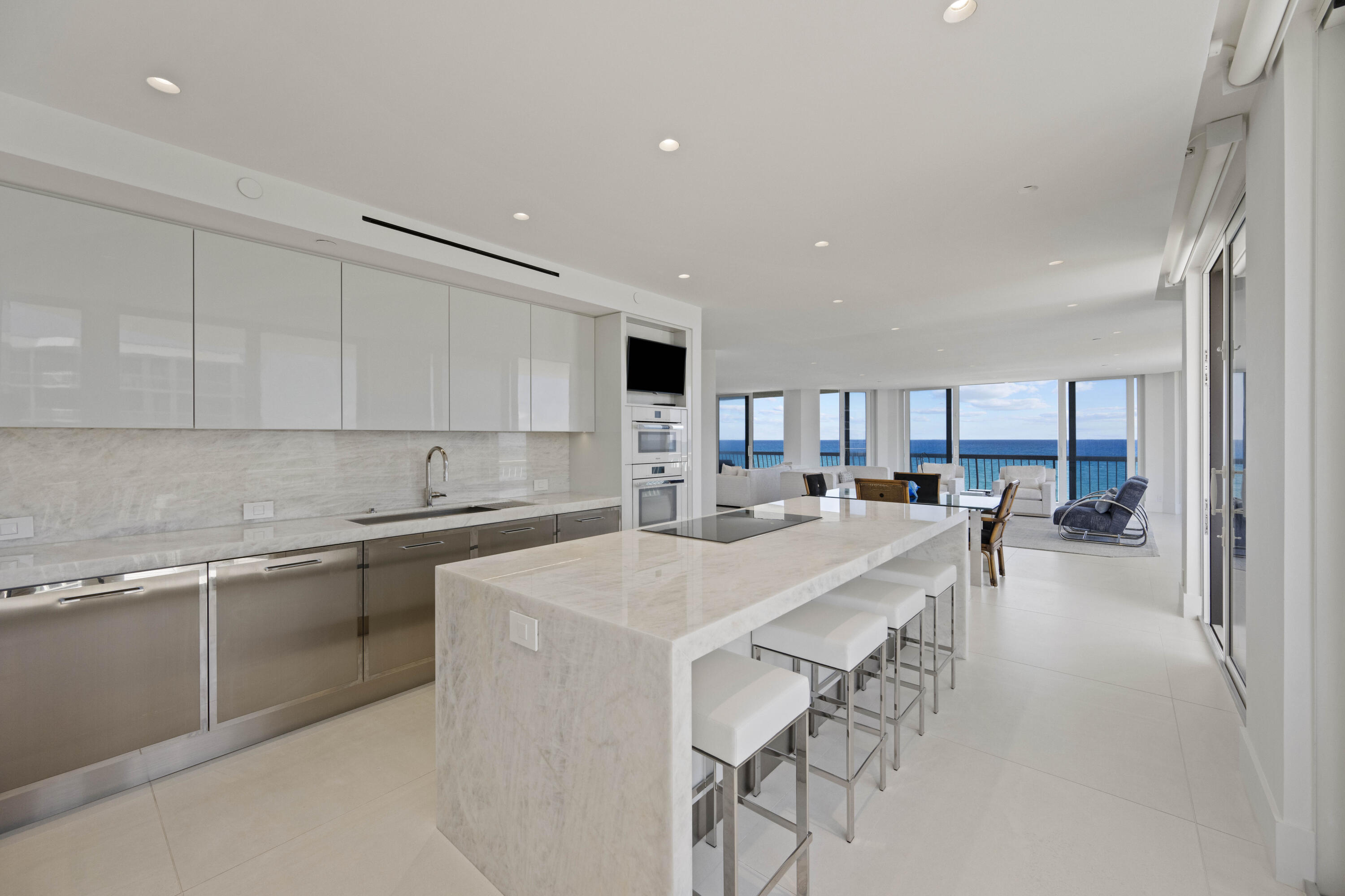 TWENTY ONE HUNDRED CONDO - Residential