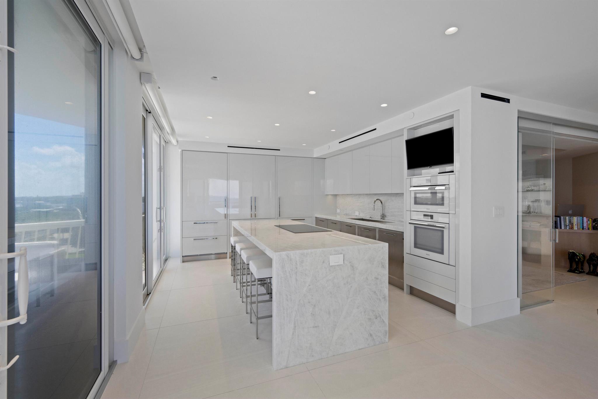 TWENTY ONE HUNDRED CONDO - Residential