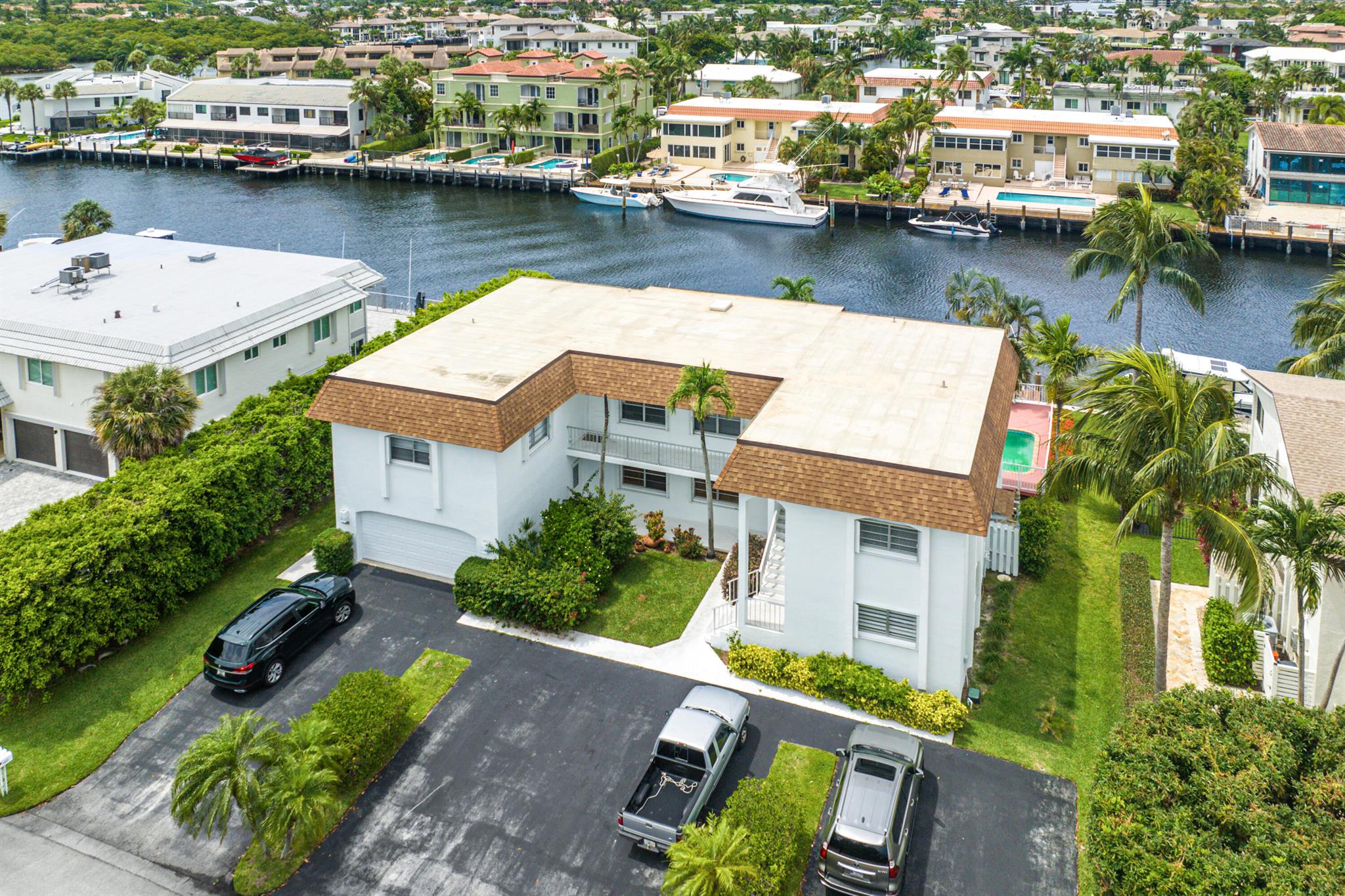 BEACHSIDE CONDO - Residential Income