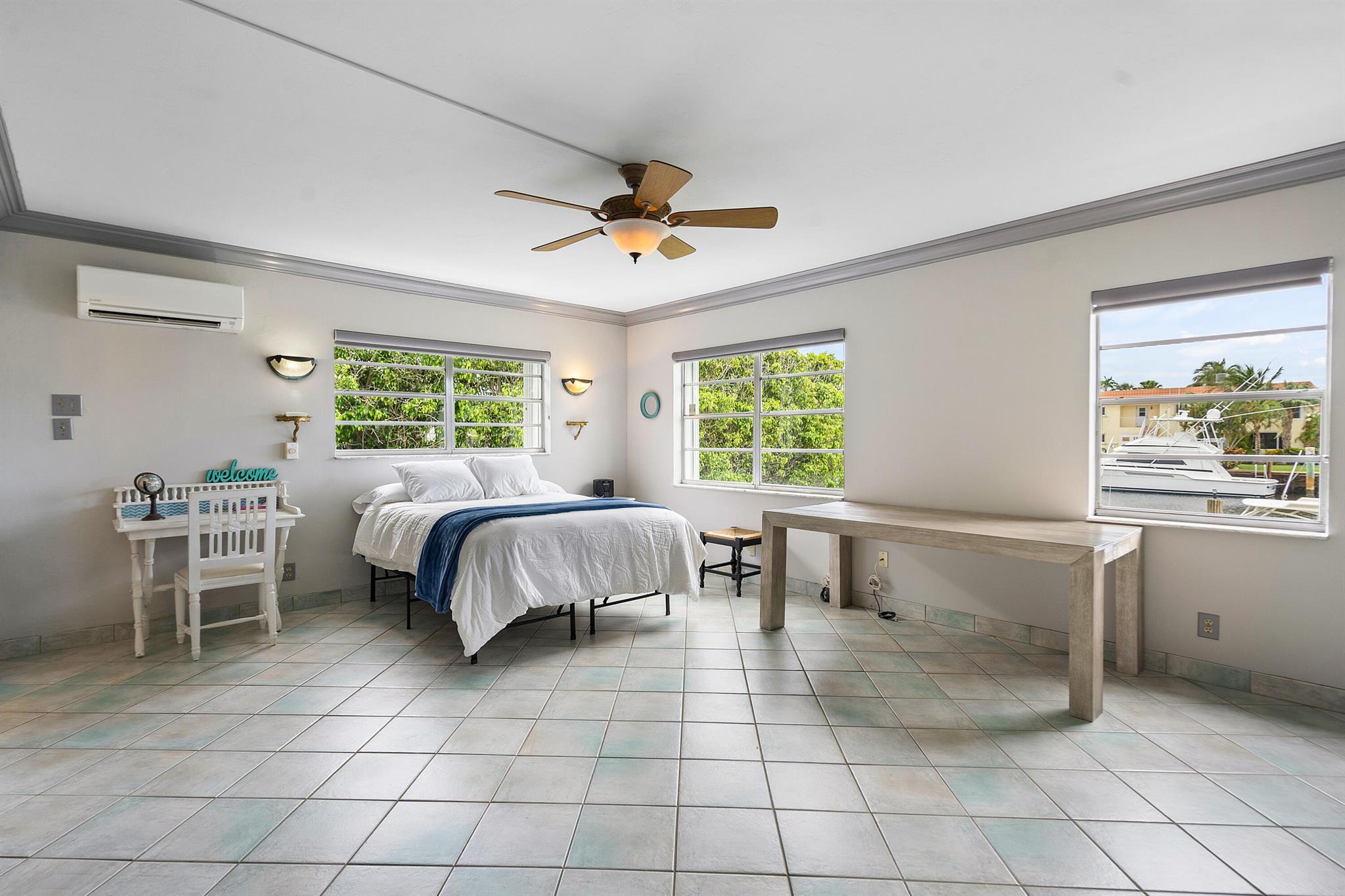 BEACHSIDE CONDO - Residential Income