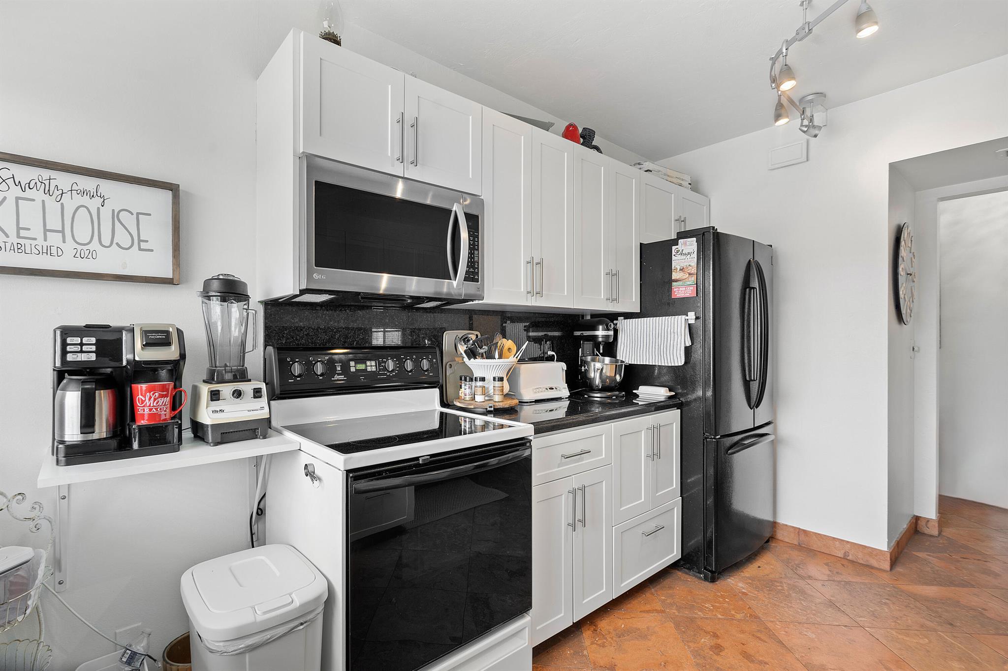 BEACHSIDE CONDO - Residential Income