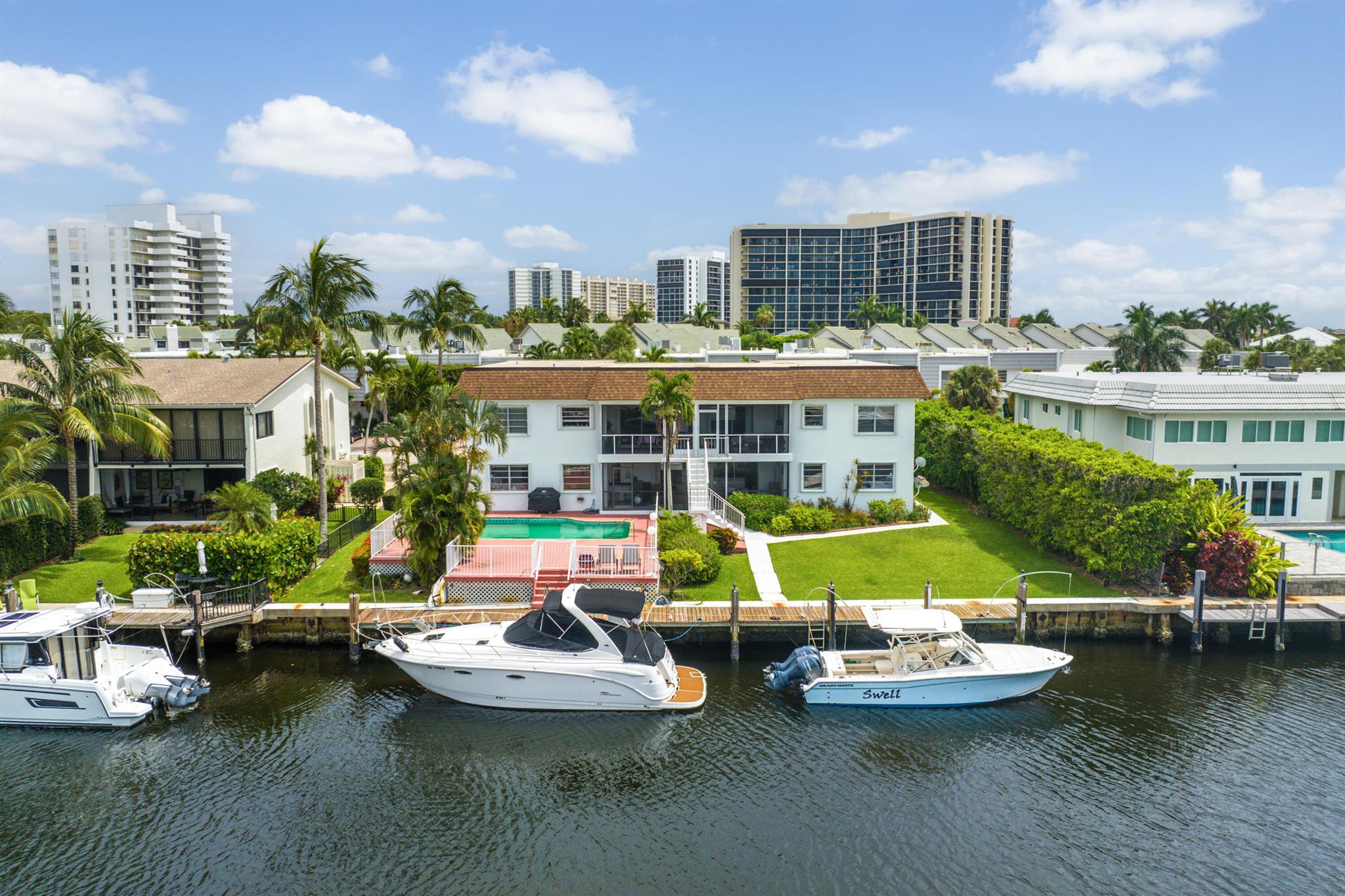 BEACHSIDE CONDO - Residential Income