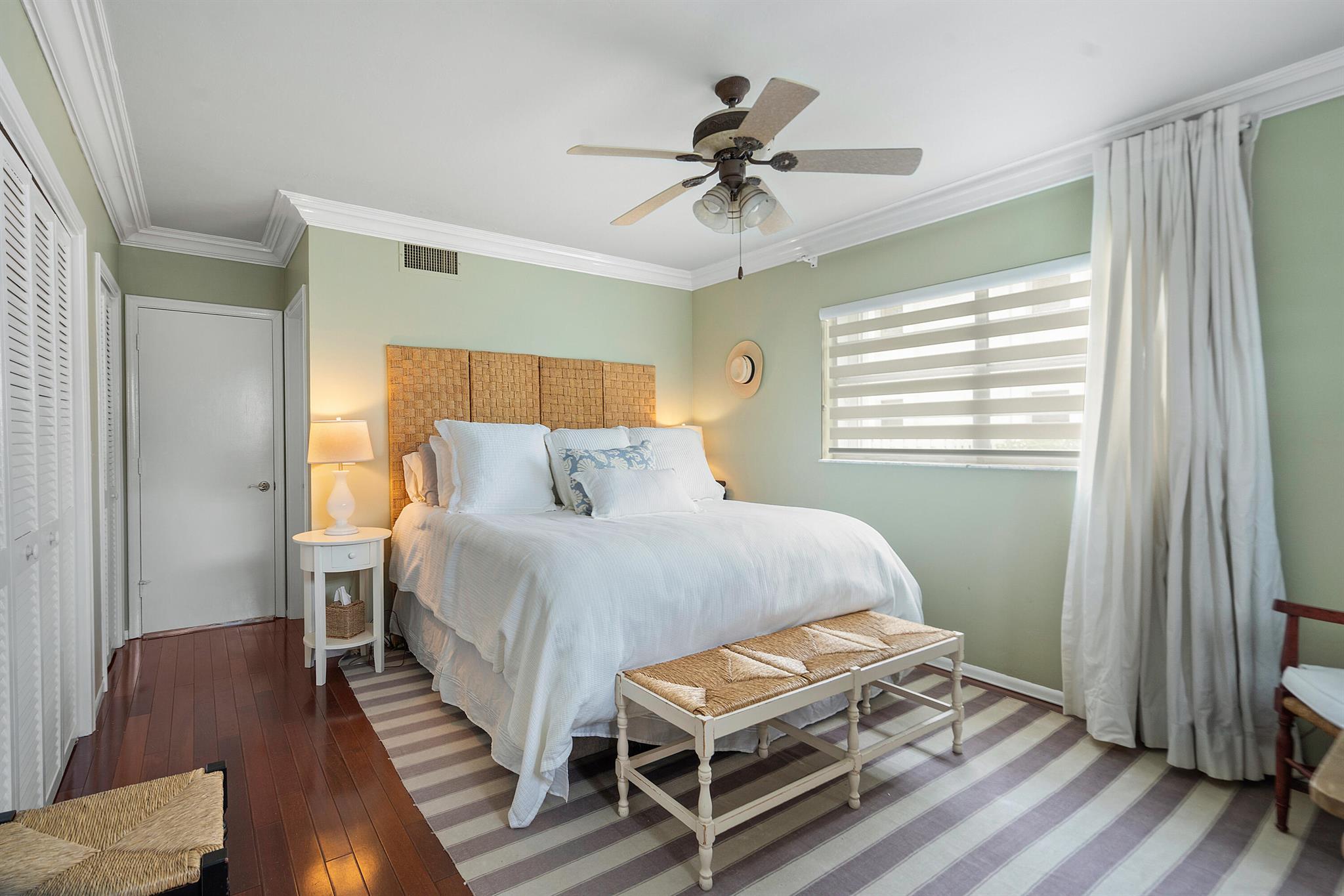 BEACHSIDE CONDO - Residential Income